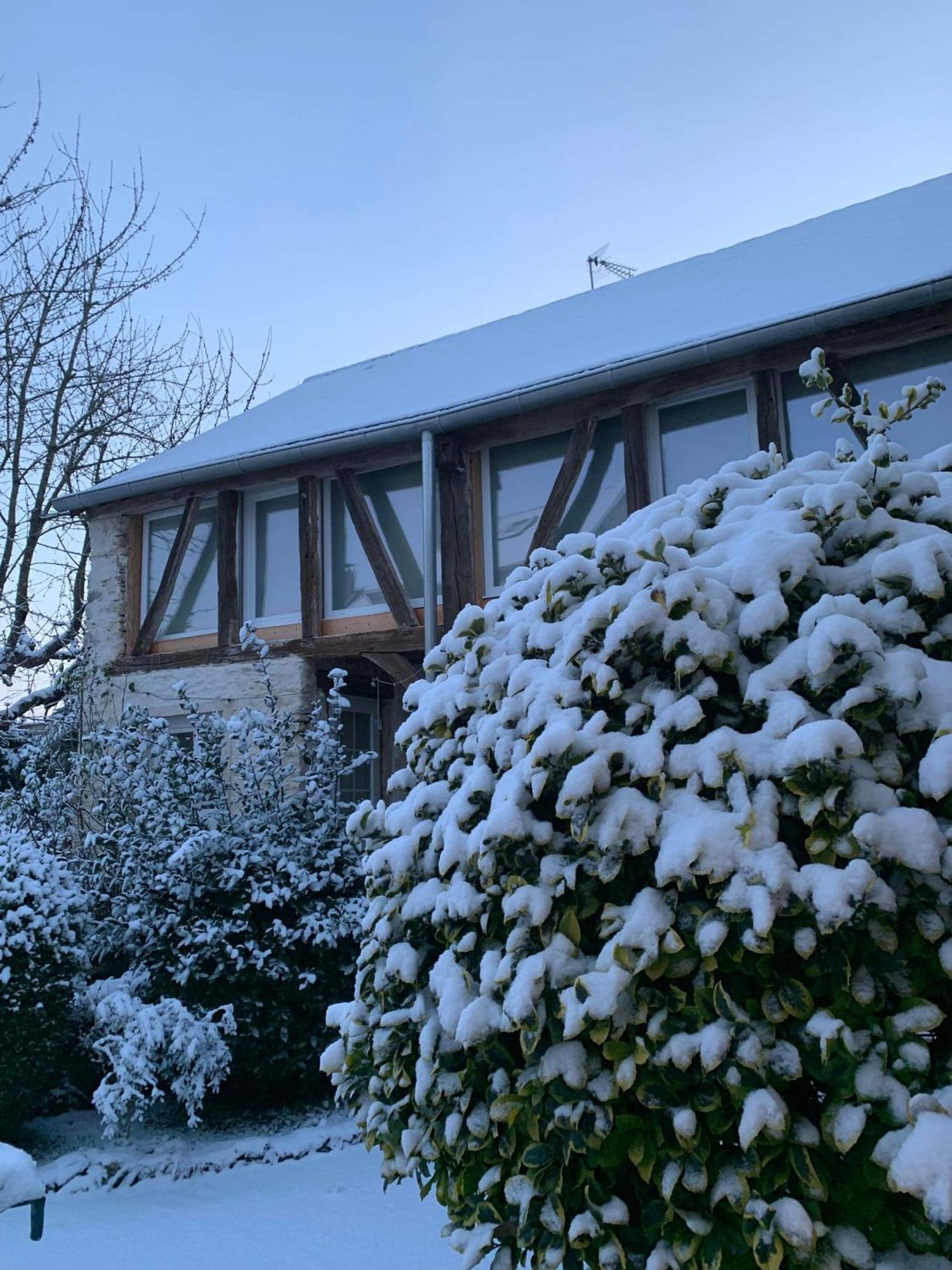 Paradis Fleuri Et Son Bain Nordique Chaussy  Exteriör bild